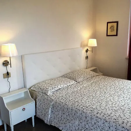 Casa Dal Bosco Apartment *